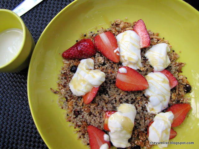 Quinoa Granola heathy, restaurant, cafe, vegetarian, raw, vegan, organic