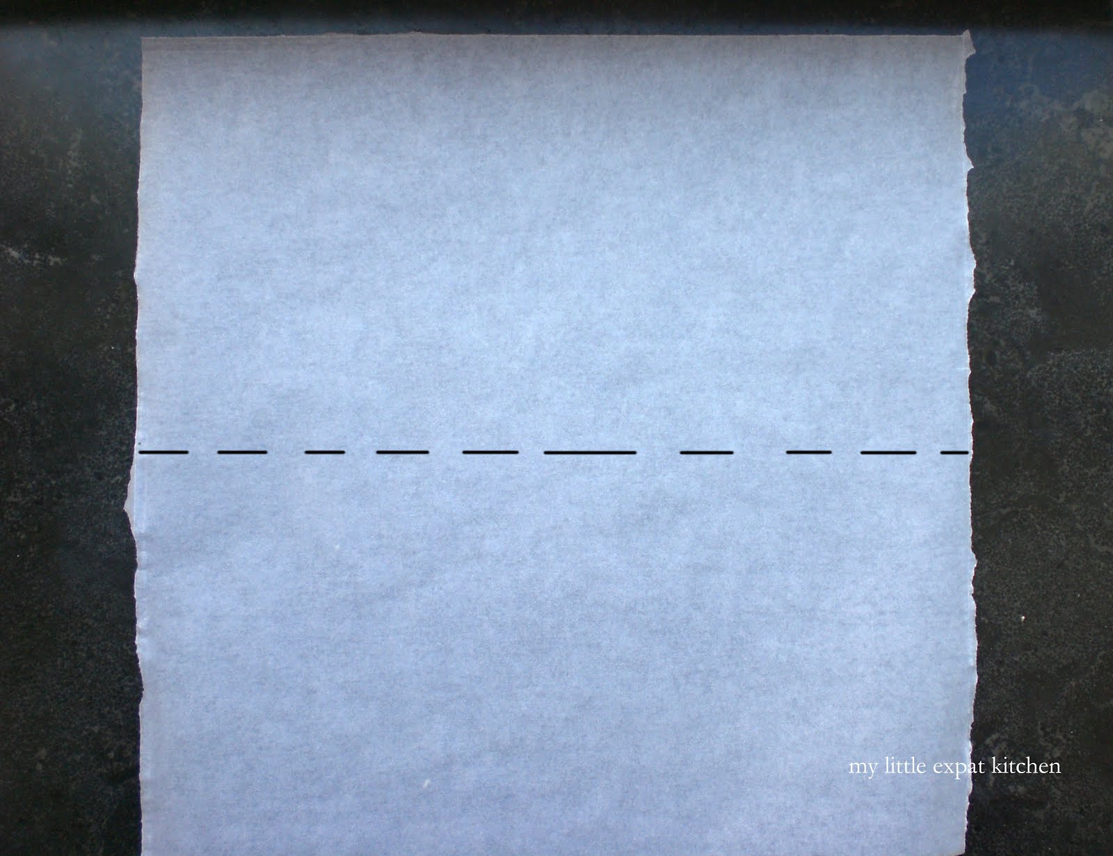 My Little Expat Kitchen How to make a baking (parchment) paper circle