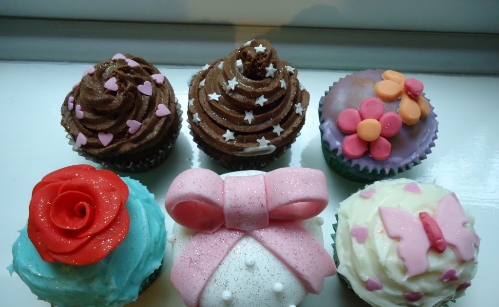 A Playful Stitch Cupcake Decorating