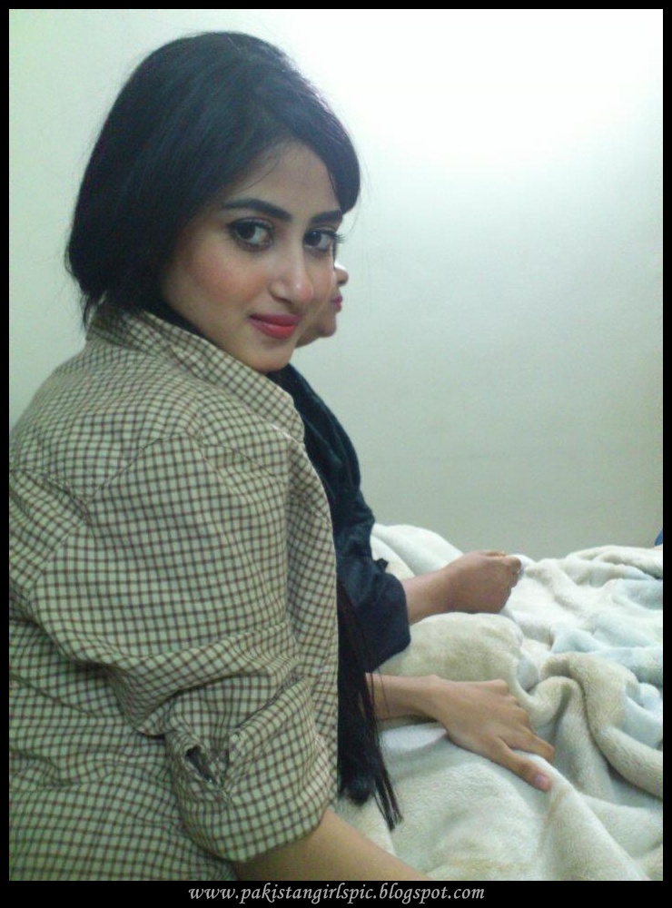 India Girls Hot Photos: pakistani drama actress sajal ali