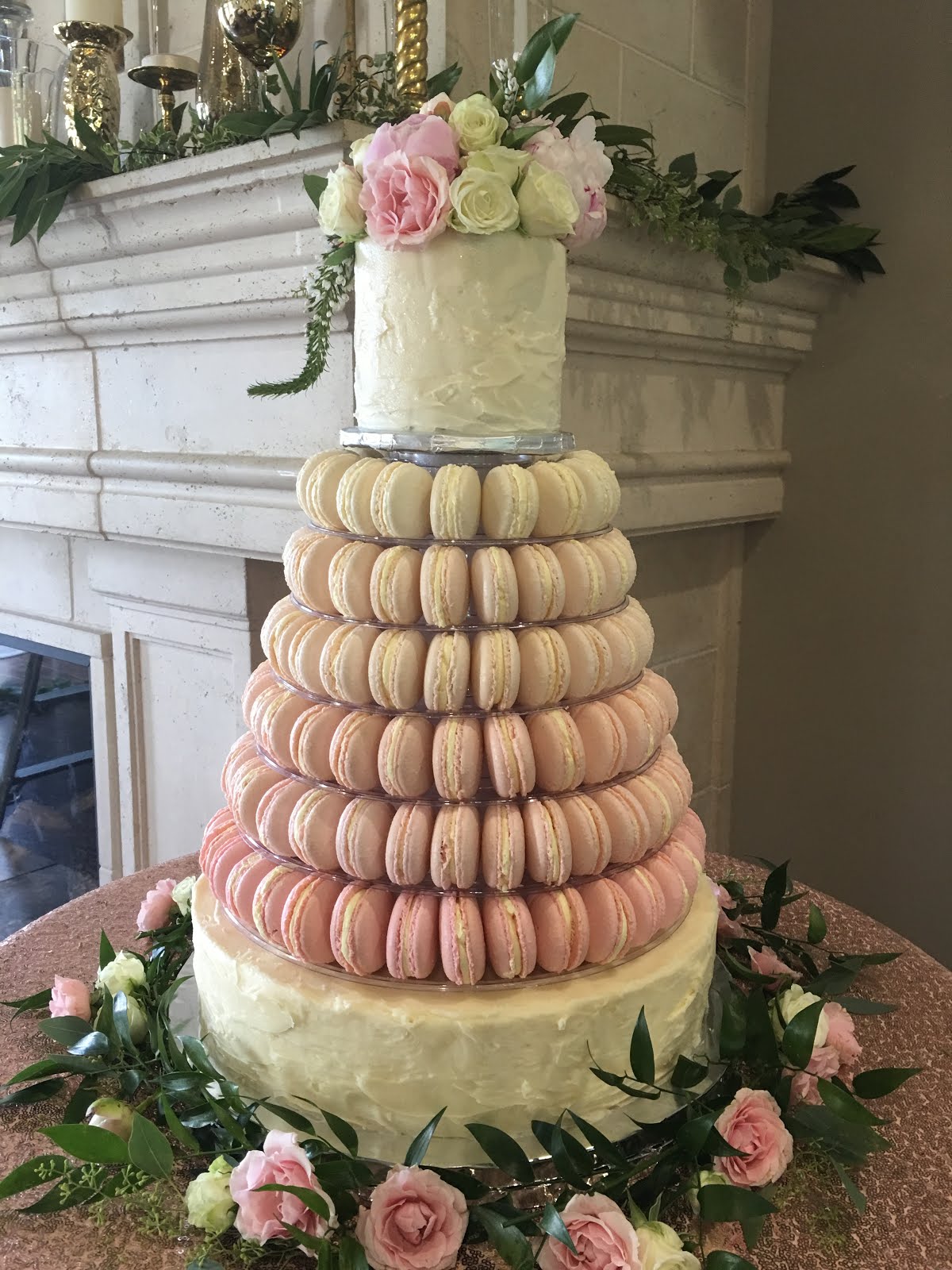 2-tier round cakes with 6-tiers of ombre macaroons