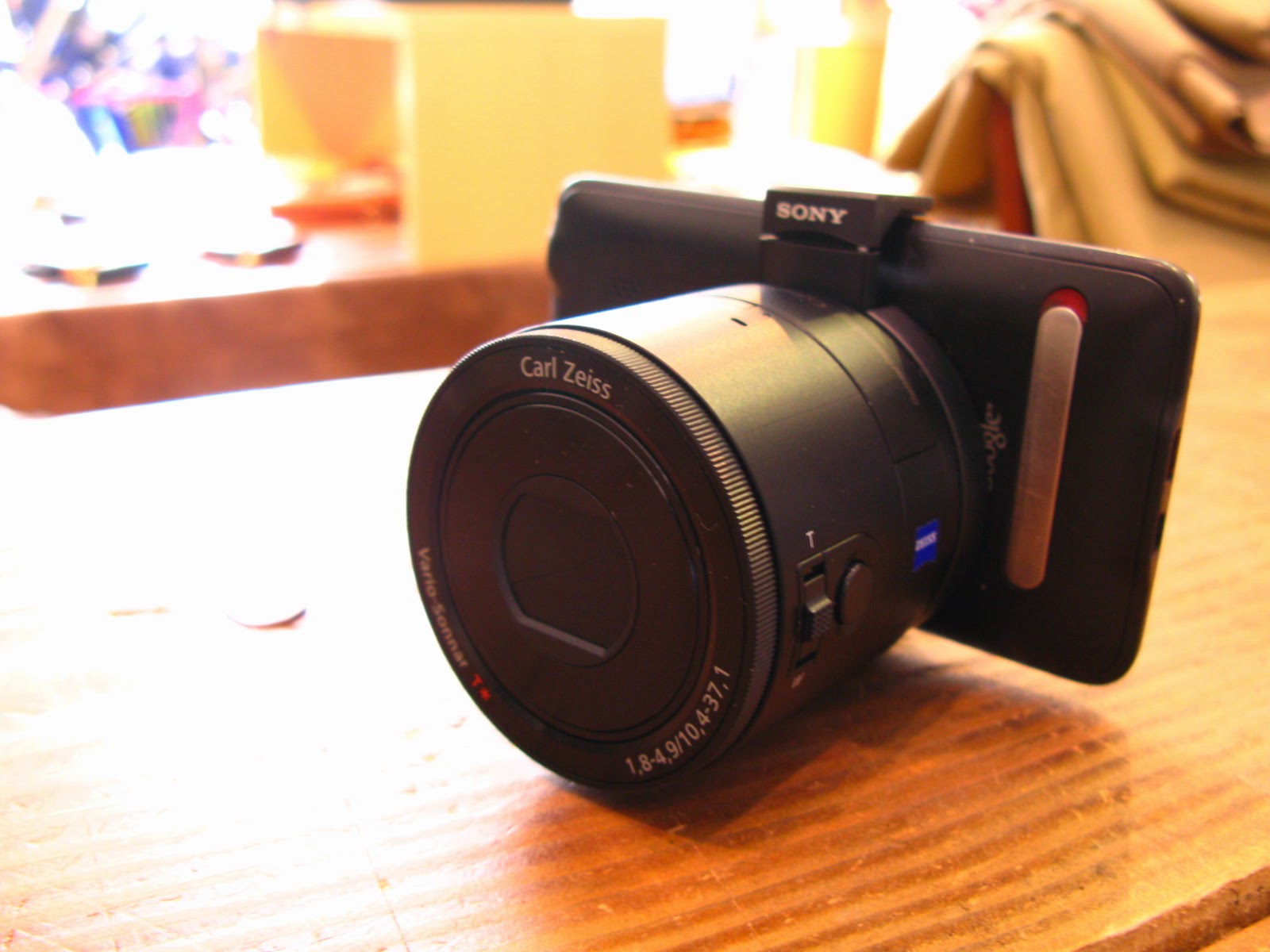ソニー レンズカメラ　DSC-QX100