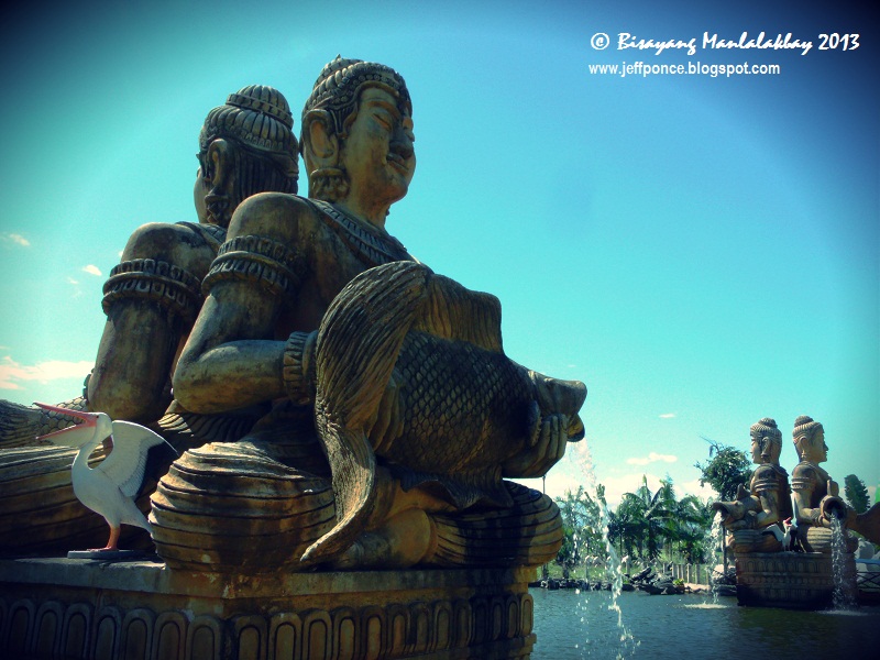 Bisayang Manlalakbay around the Philippines Big Statues & Sculptures