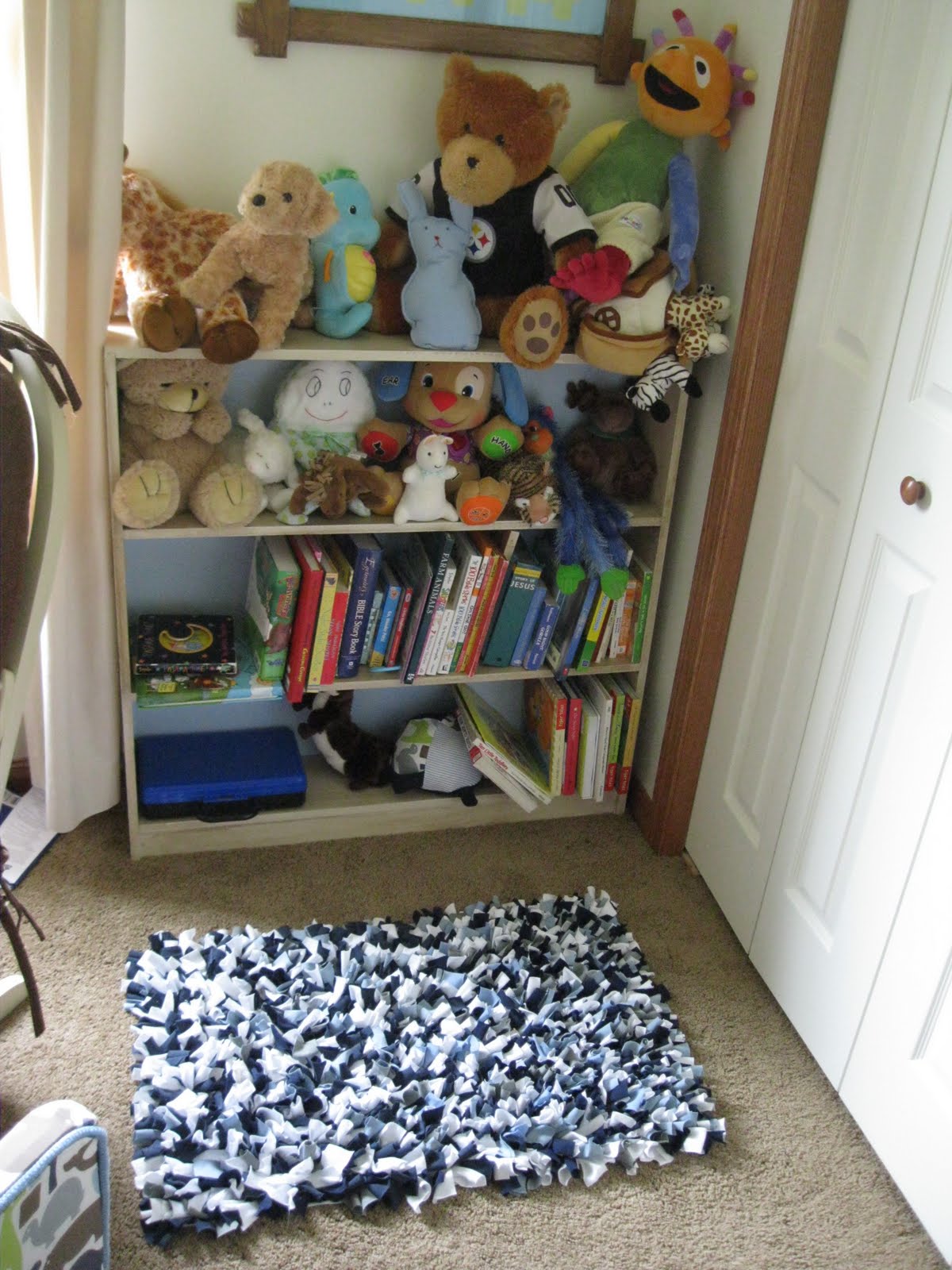 Monkey See, Monkey Do! Repurposed TShirt Shag Mat Tutorial