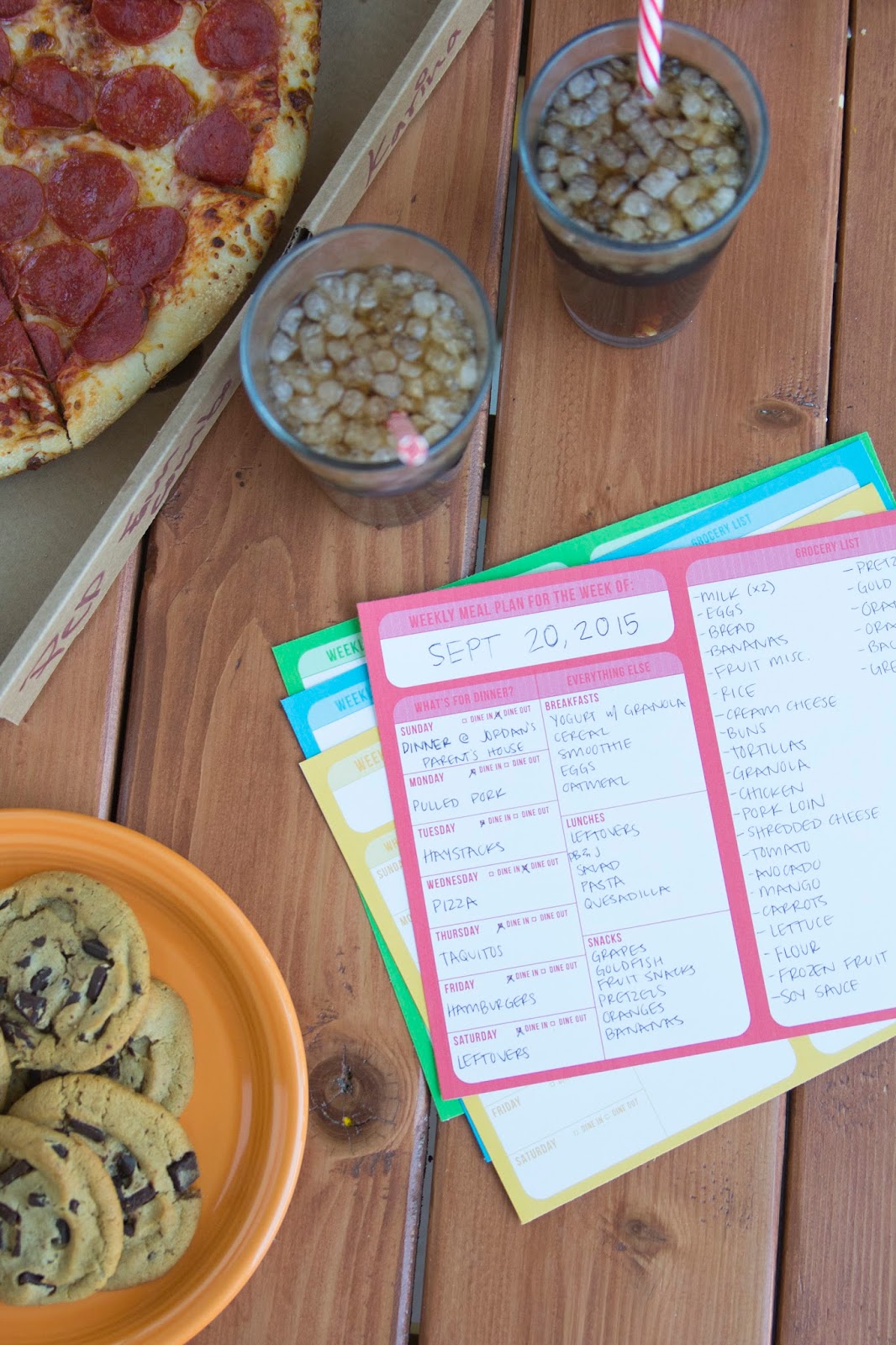 7 tips to help reduce dinnertime stress + free weekly meal planning calendar