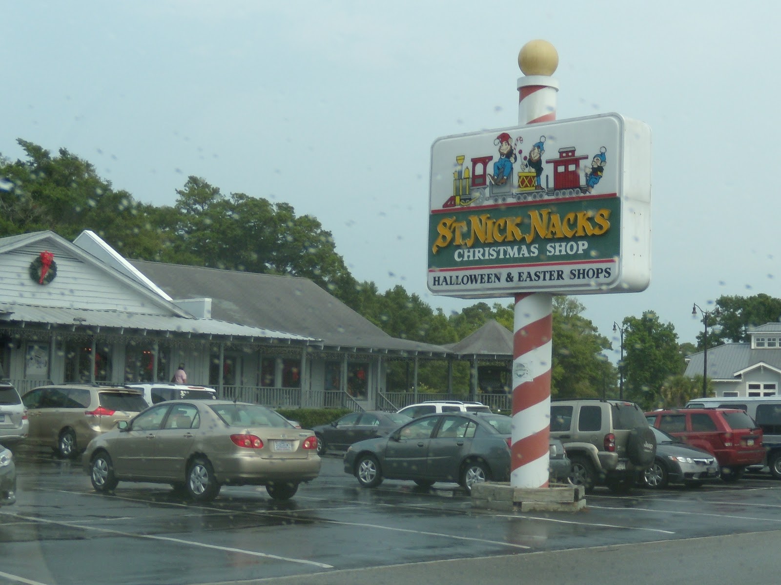 A Visit to St. Nick Nacks Christmas Rapping