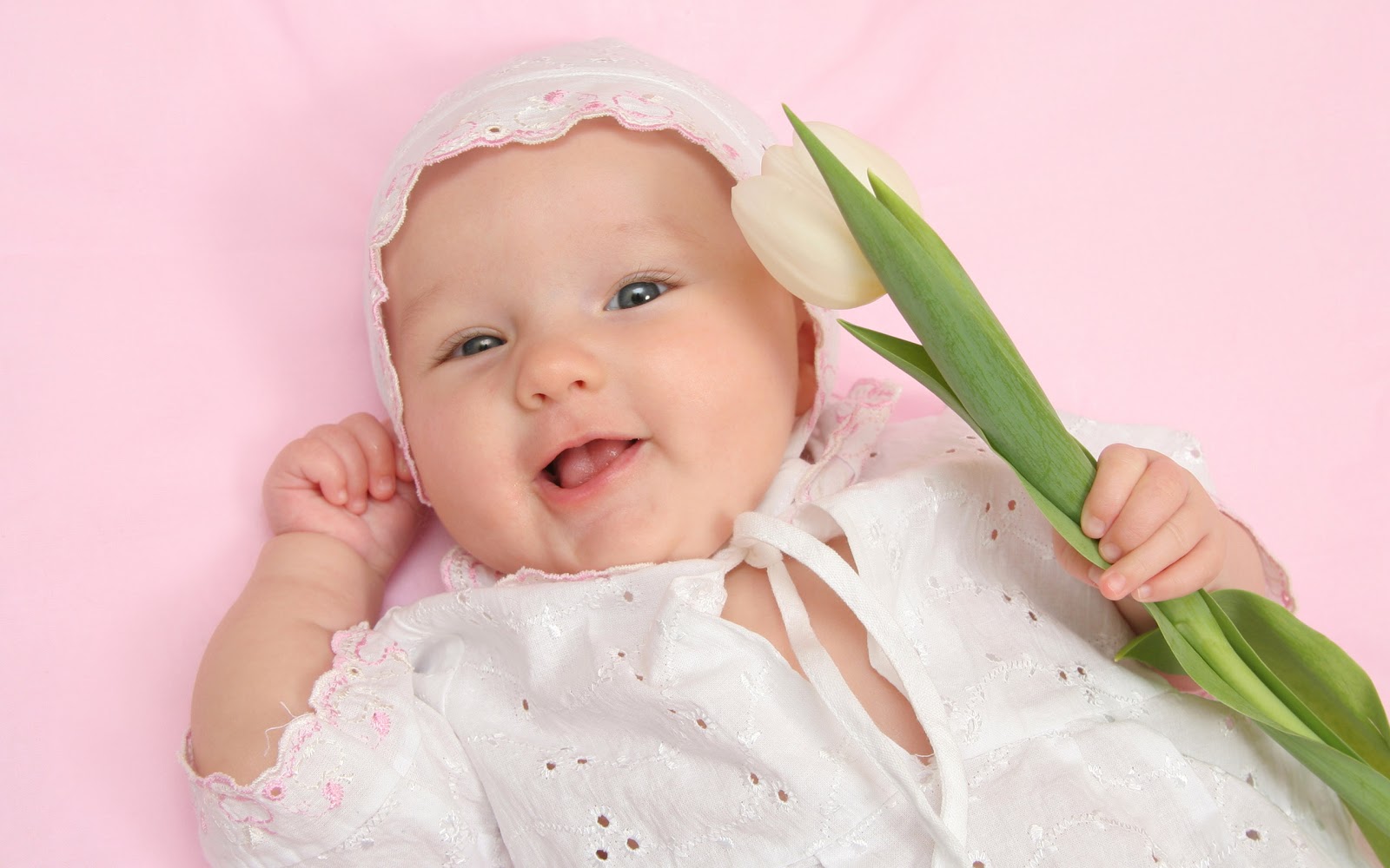 http://4.bp.blogspot.com/-w3Of8zOiAGw/UNuxF3GmfbI/AAAAAAAAAXk/kER_2tbn93w/s1600/Happy-Baby.jpg