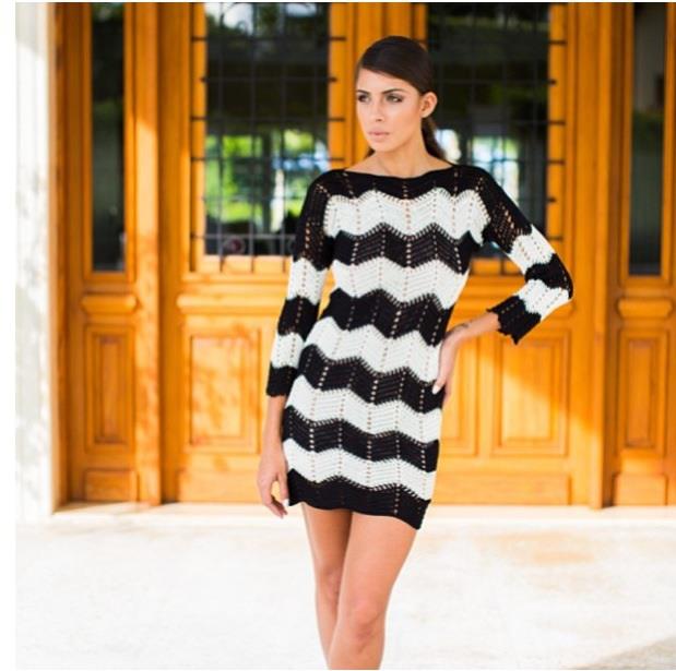 vestido de croche listrado