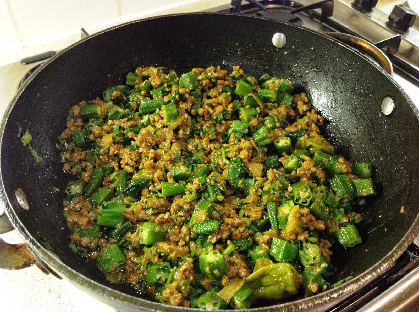 This Muslim Girl Bakes Lamb Mince Okra Curry (Keema Bhindi)