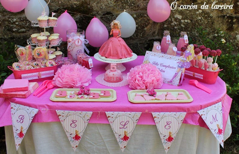 mesa de dulces barbie