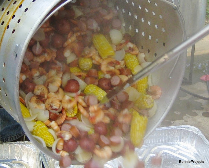 BonnieProjects: Low Country Boil for a Crowd {Recipe}