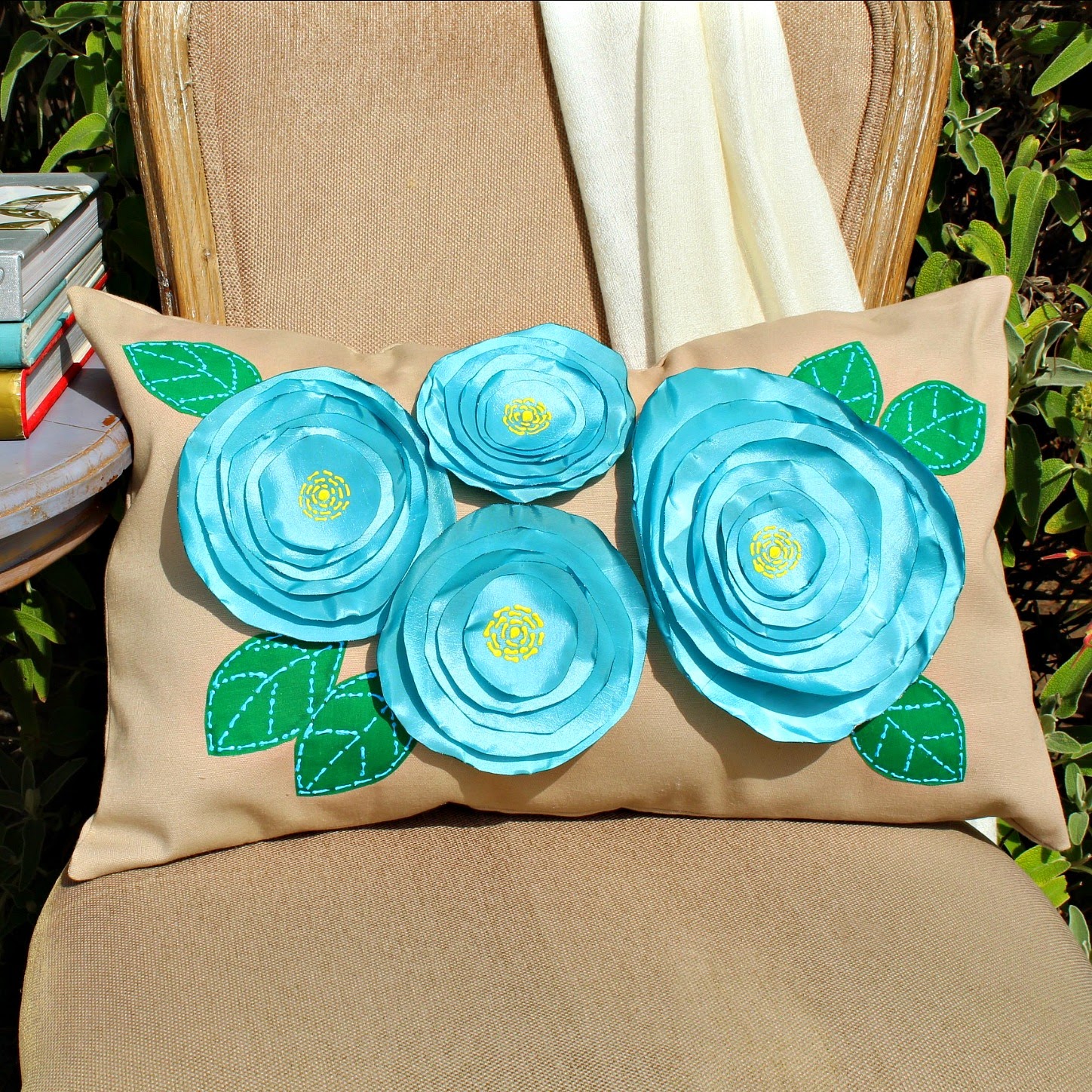 Mark Montano No Sew Flower Pillows!