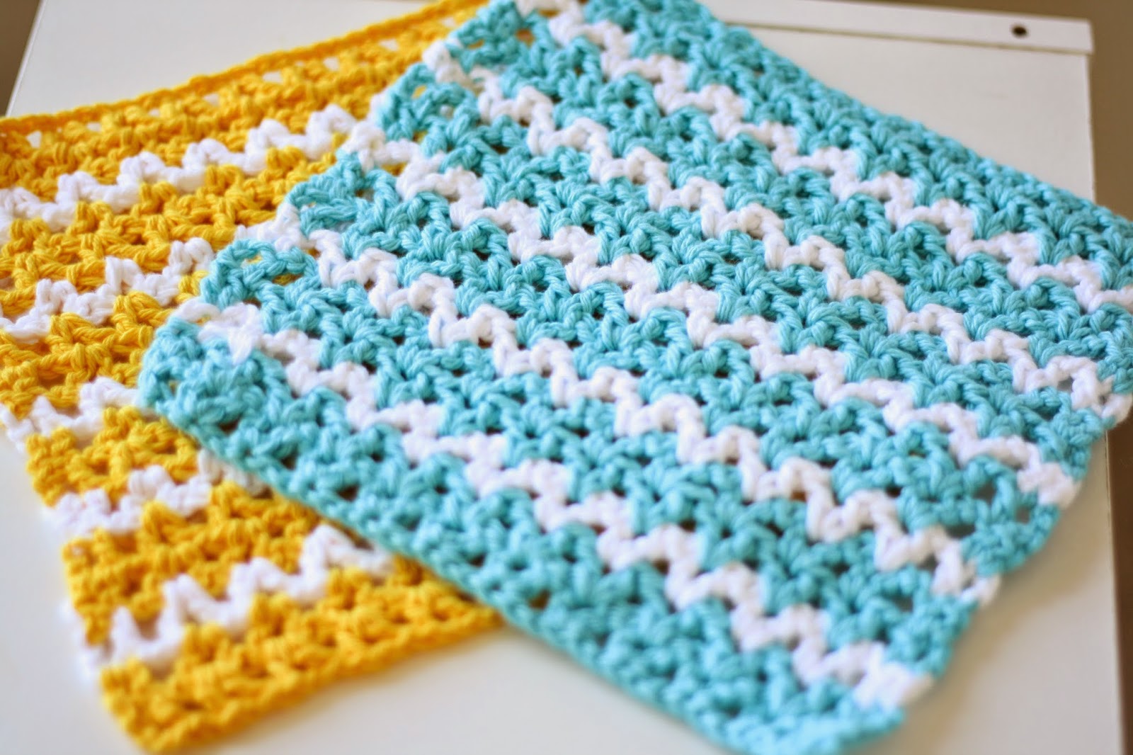 Free Crochet V-Stitch Dishcloth Pattern - ZigZag