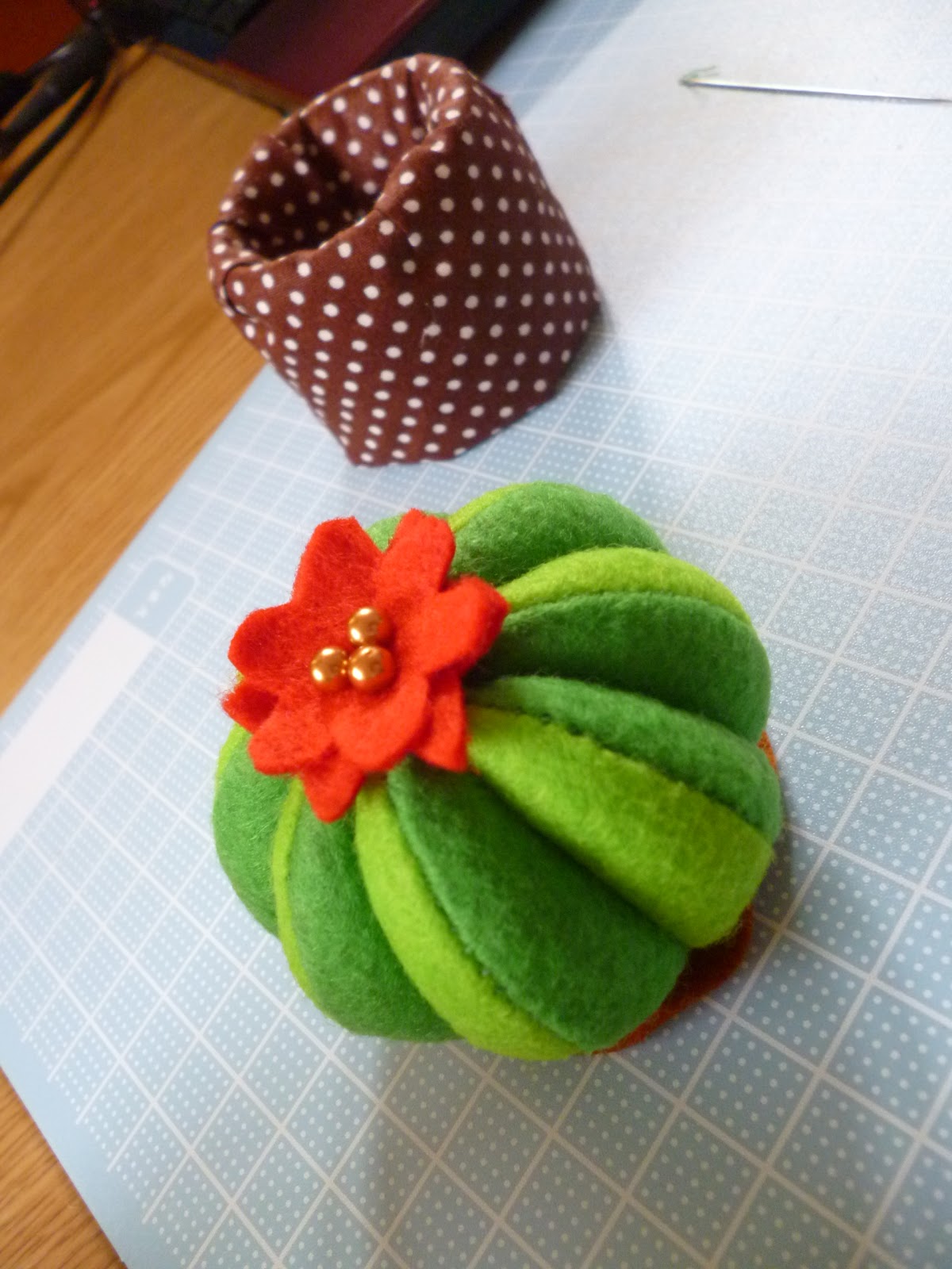 Tricky Mommy Cactus pin cushion&keeper Repurpose project