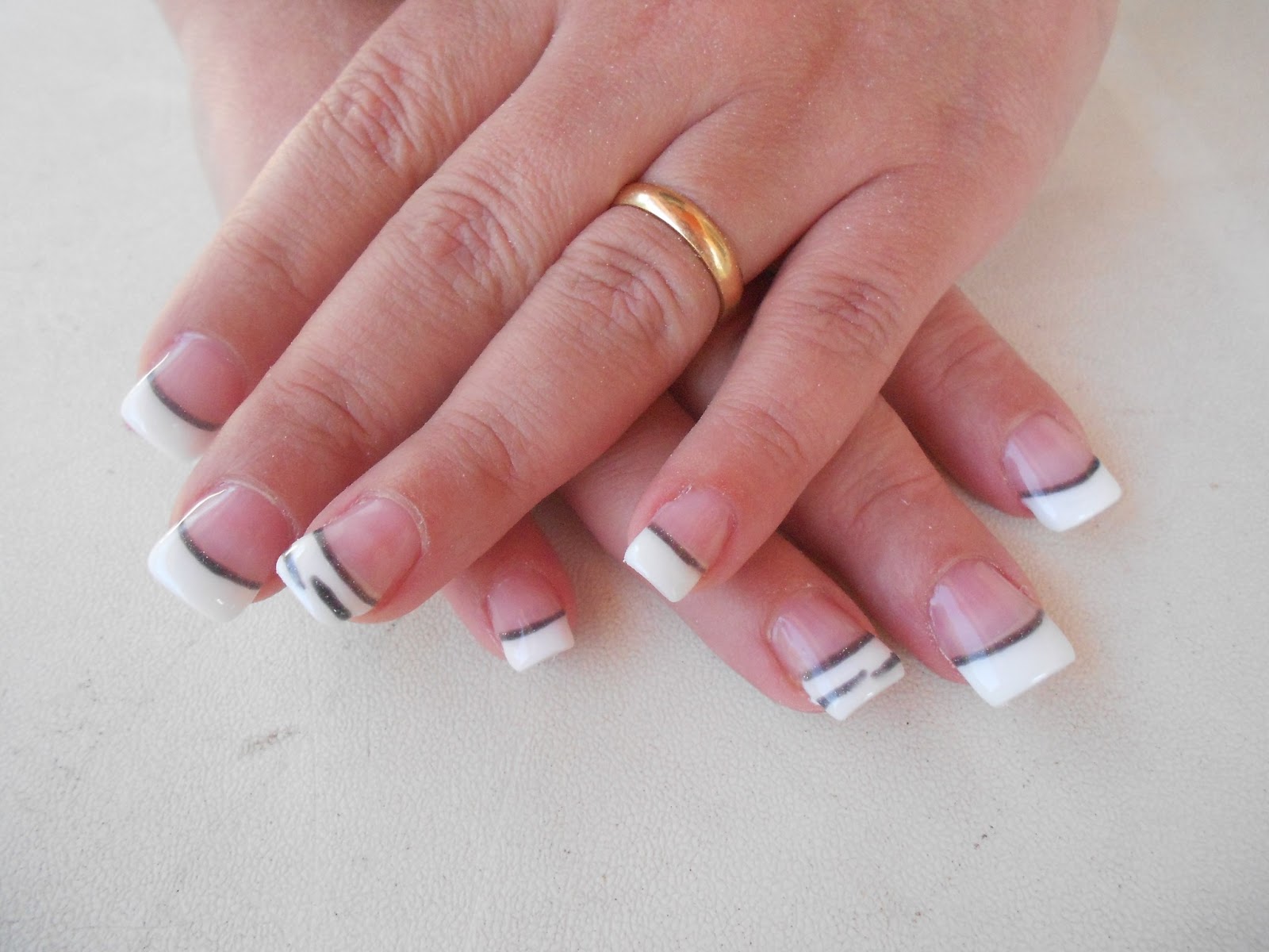 Mariagrazia Nails Art French Bianco E Nero Brillantinato