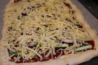 Pizza với bột oregano 5