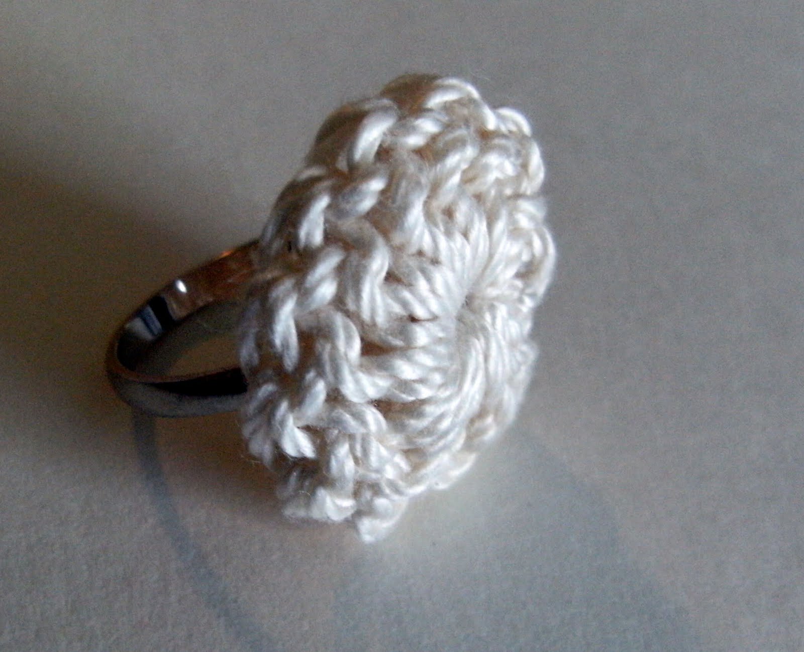 How to Crochet Round Circles | eHow.com