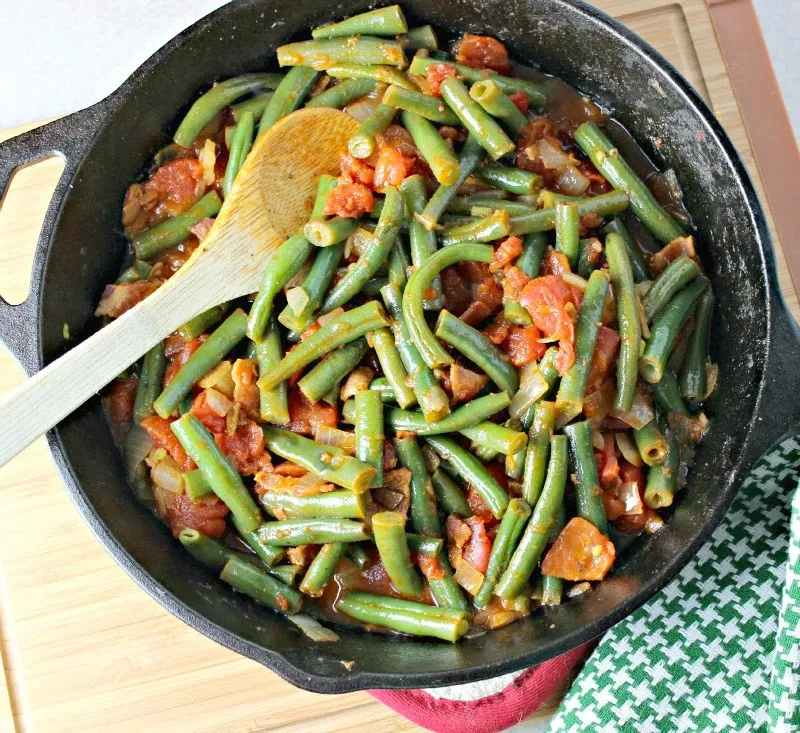 Renee's Kitchen Adventures: Creole Green Beans. Easy way to spice up ordinary green beans. 