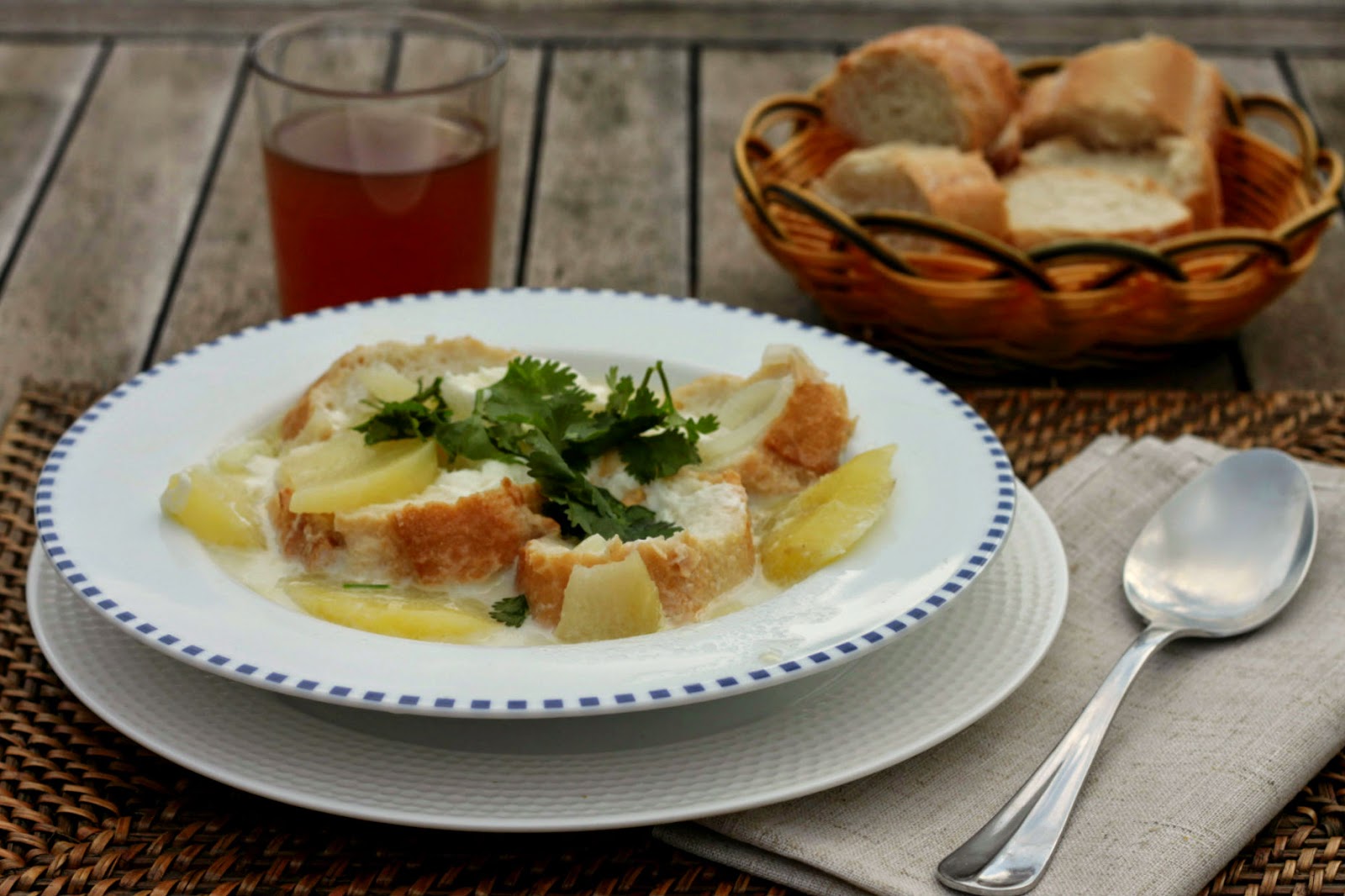 Sopa De Leche Y Pan (changua)
