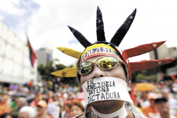 DICTADURA+EN+VENEZUELA600x400_1358041526_130113pla-nota2,photo01.jpg (600&times;401)
