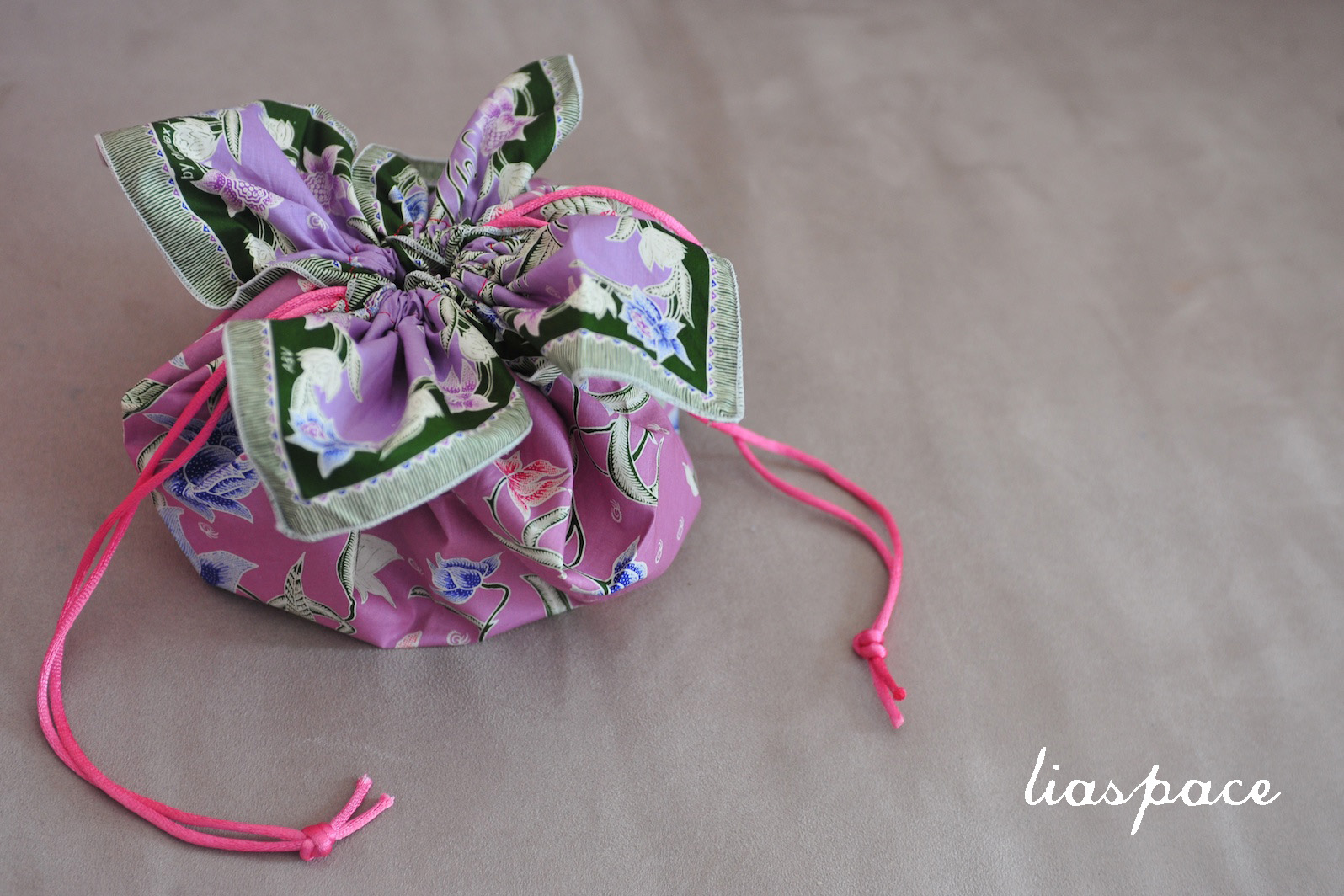 lia's crafty journey flower pouch from handkerchief