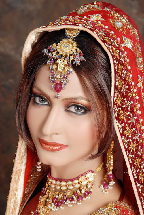Beautiful Indian Dress For Bridal Wedding Makeup Photos ...