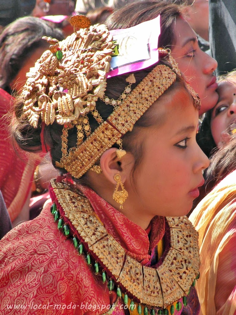 Local style Nepalese ethnic jewelry head ornaments