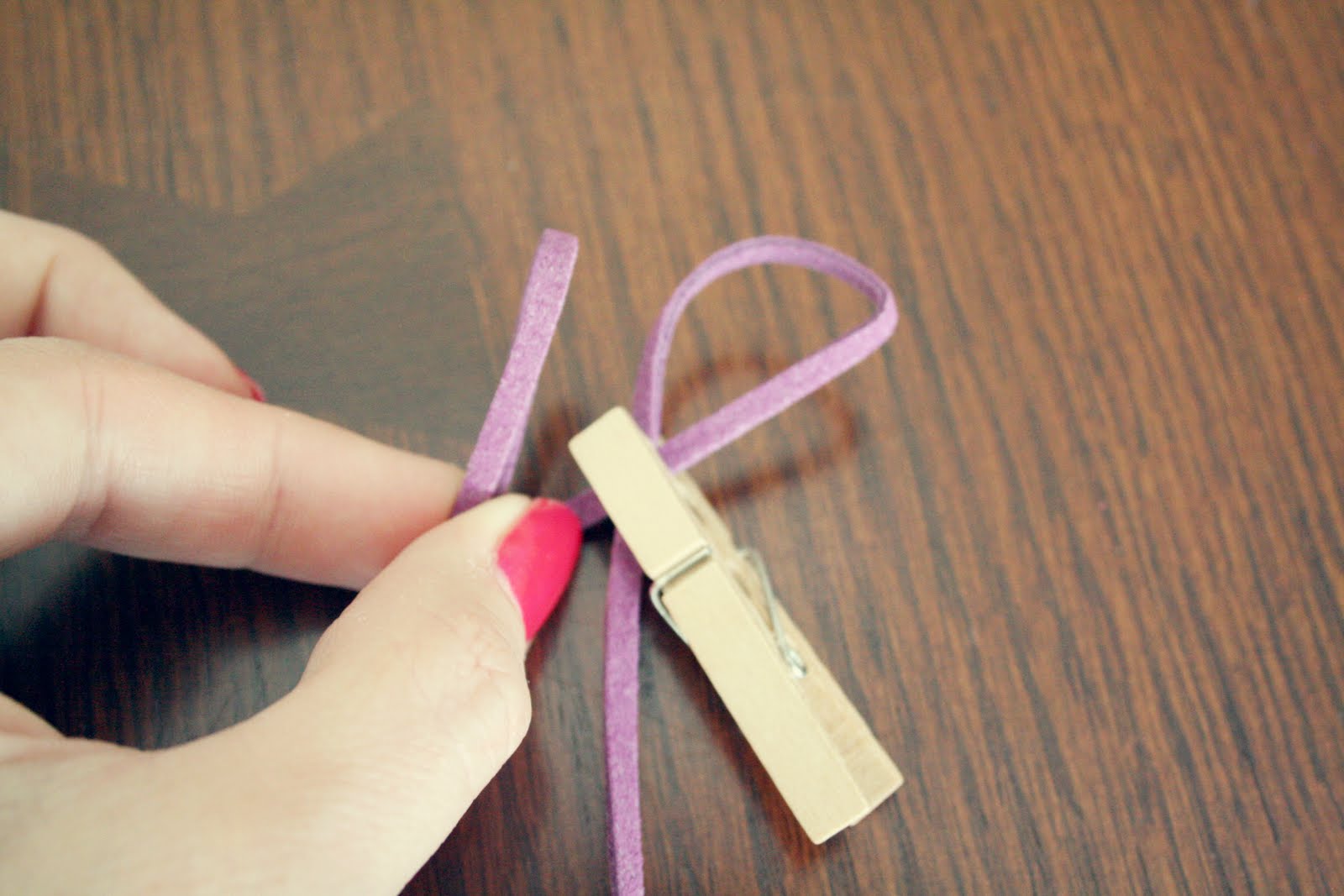 Buggie and Jellybean Slip Knot Leather Bracelets {DIY}