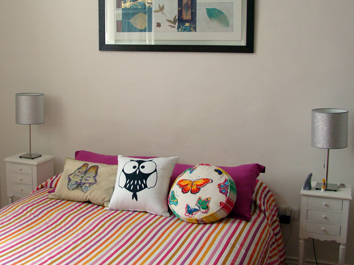 decoracao alternativa e barata para casamento:Almofadas divertidas e roupa de cama colorida: ótima alternativa pra decoracao alternativa e barata para casamento:Almofadas divertidas e roupa de cama colorida: ótima alternativa pra