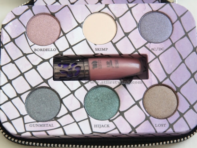 content of the Urban Decay the feminine palette