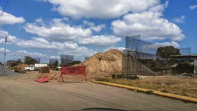 Construccion de paso a desnivel en Managua