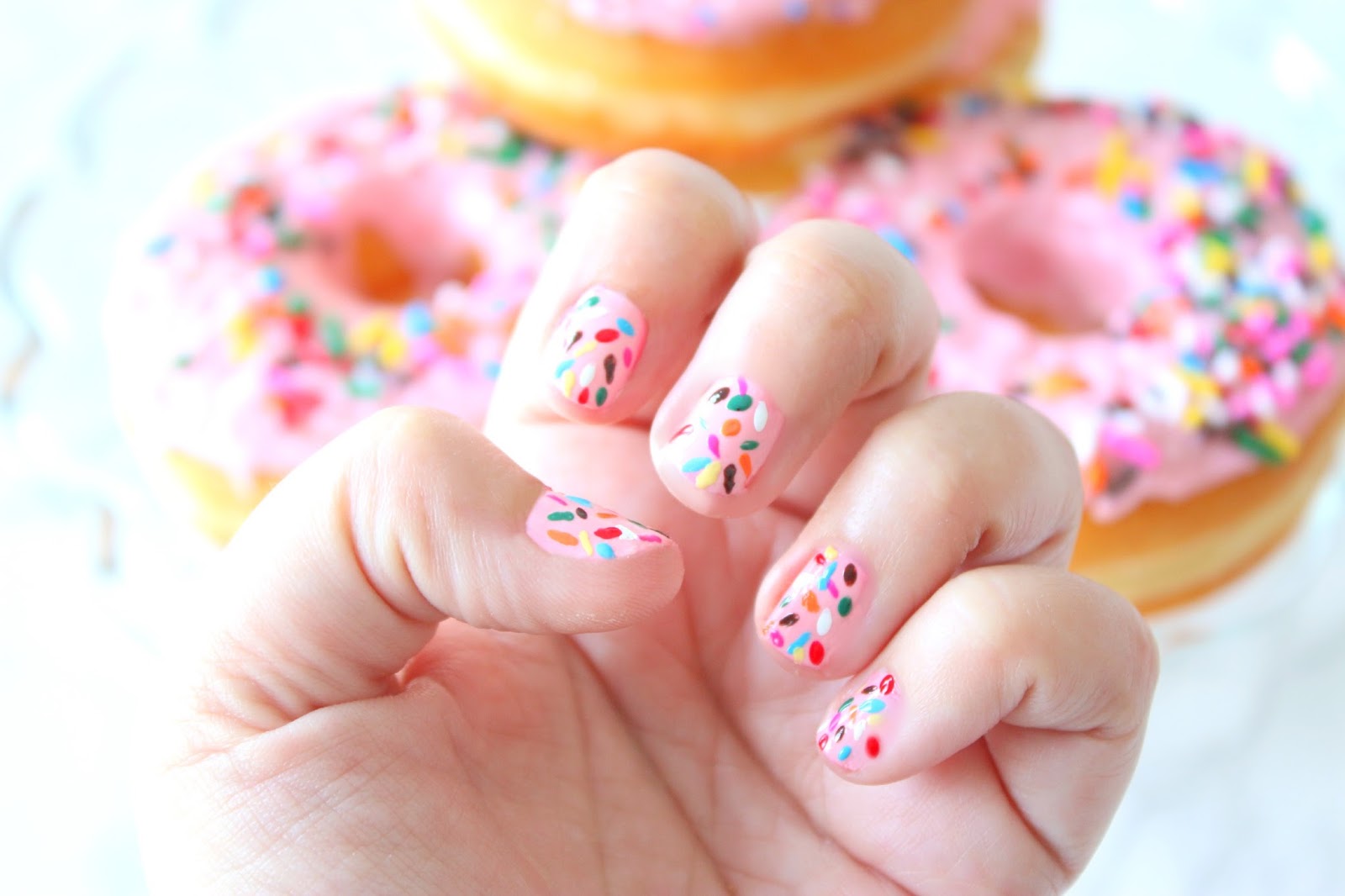 Elle Sees Beauty Blogger in Atlanta How To DIY Donut Sprinkle Nails!