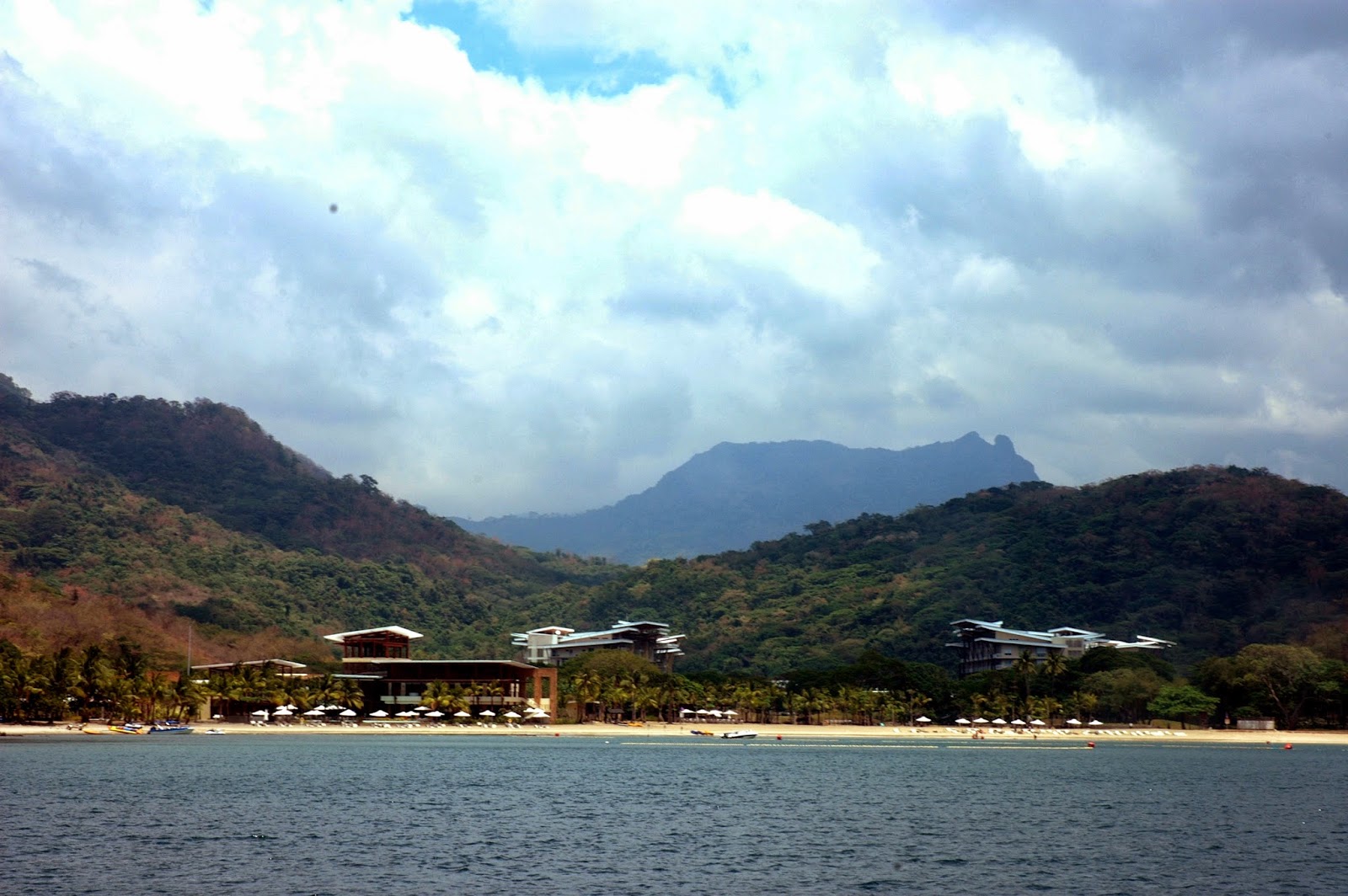 DUDE FOR FOOD  Exploring Pico Loro s Coves