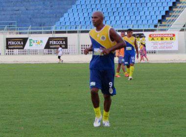 Moré supera dois cânceres e volta ao futebol
