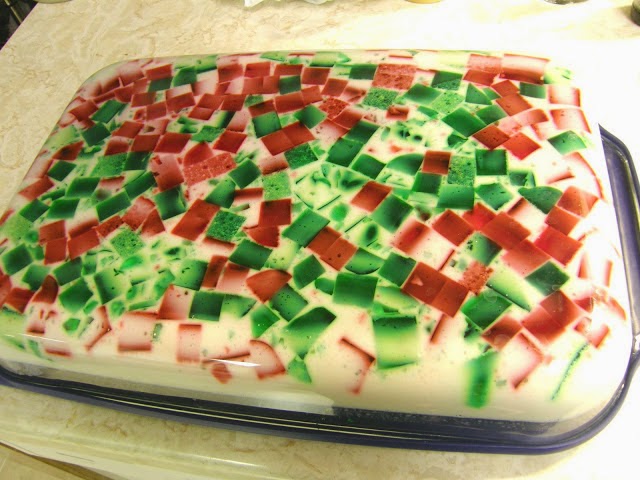 http://thewomanonthehill.blogspot.com/2012/12/squares-in-my-jello.html