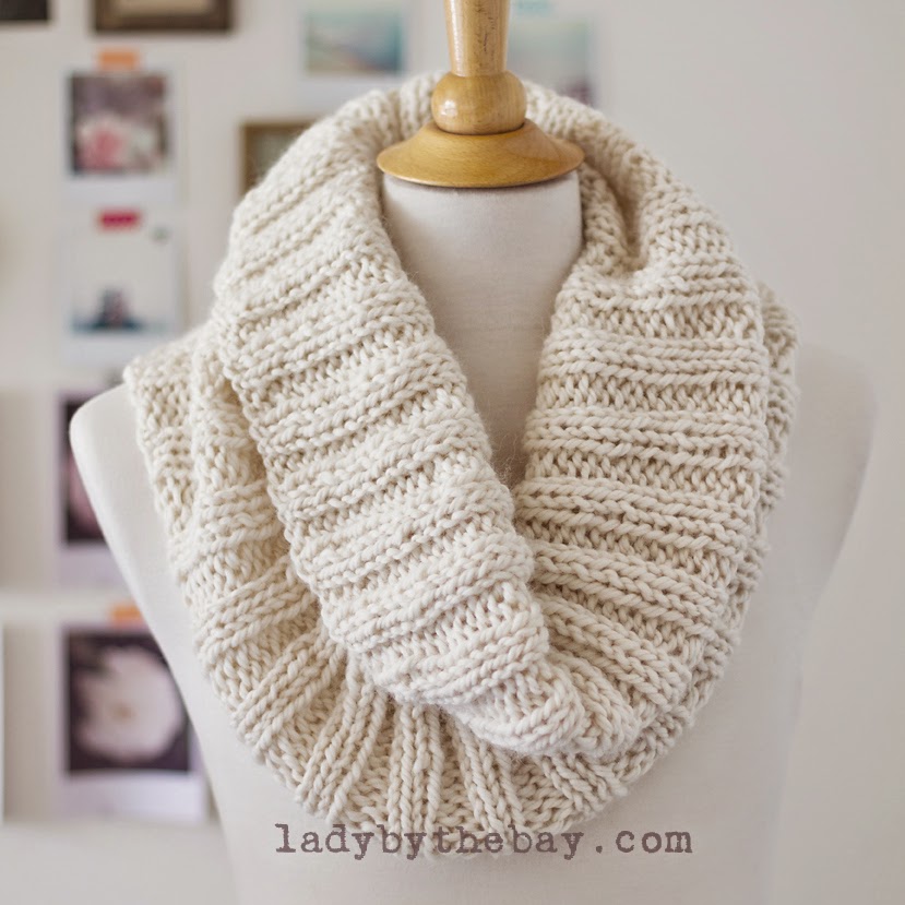 Lady By The Bay: Cozy Ribbed Scarf Pattern
