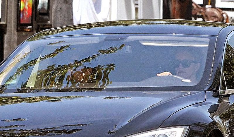 Cameron Diaz leaves the gym in Beverly Hills with new boyfriend, Benji Madden Cameron Diaz and the newest rumored new boyfriend, Benji Madden appears more close already after finishing their gym session on Saturday, May 17, 2014 at Beverly Hills.