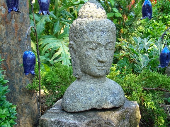 terrasse zen avec bouddha merci gaspard jardin zen pour d 233 jeuner au cabanon terrasse zen avec bouddha merci gaspard jardin zen pour d 233 jeuner au cabanon