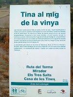 Plafó informatiu al mirador de les tines Plafó informatiu al mirador de les tines