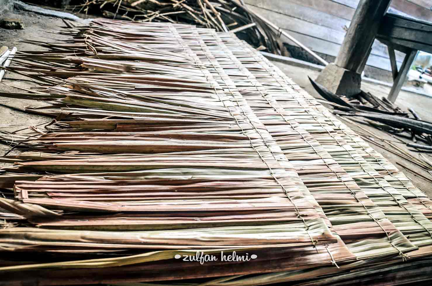 Traditional Palm Leaves Roof Craftswoman In Aceh