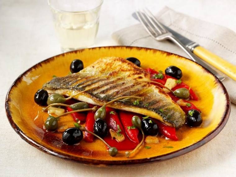 Lubina A La Sartén Con Aceitunas, Piquillos Y Fino Claire Justine Oxox