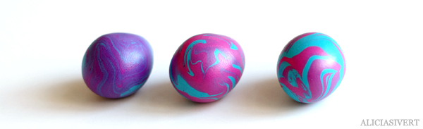 aliciasivert, alicia sivert, alicia sivertsson, diy, marmorera ägg, marble eggs, easter egg, påskägg, lera, fimolera, cernitlera, cernit, polymer, polymerlera, fimolera, clay, skruvöglor, guldtråd, blanda egna färger, ny färg, påsk, påskadvent