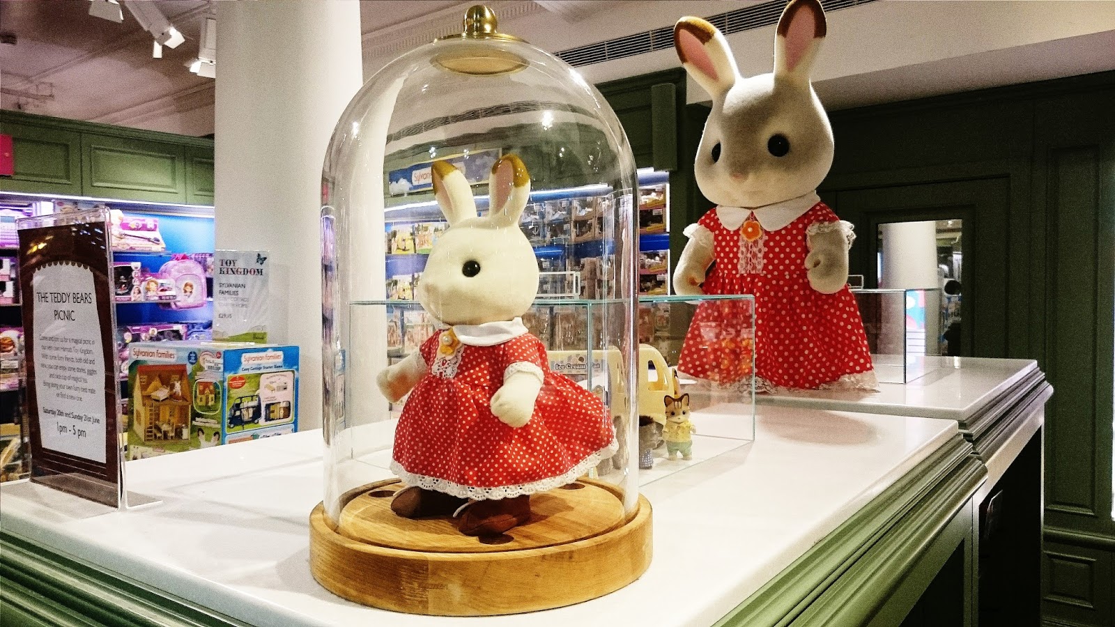 FIRST TIMER Toy Kingdom Harrods