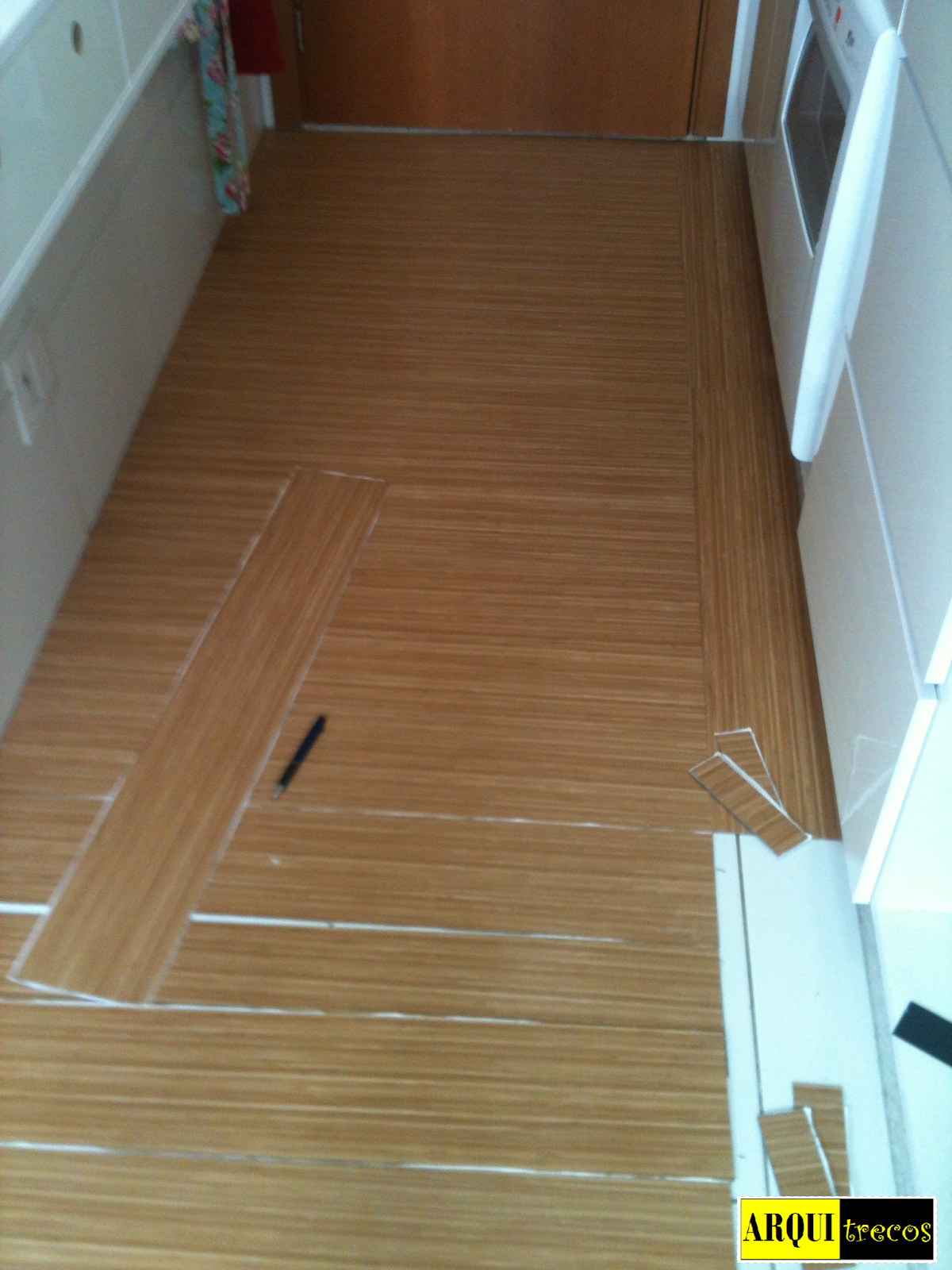 blog de decoraç u00e3o Arquitrecos Minha cozinha Adeus piso branco, bem vindo piso vinílico Adesivo De Fogo Para Carros ~ blog de decoraç u00e3o Arquitrecos Minha cozinha Adeus piso branco, bem vindo piso vinílico