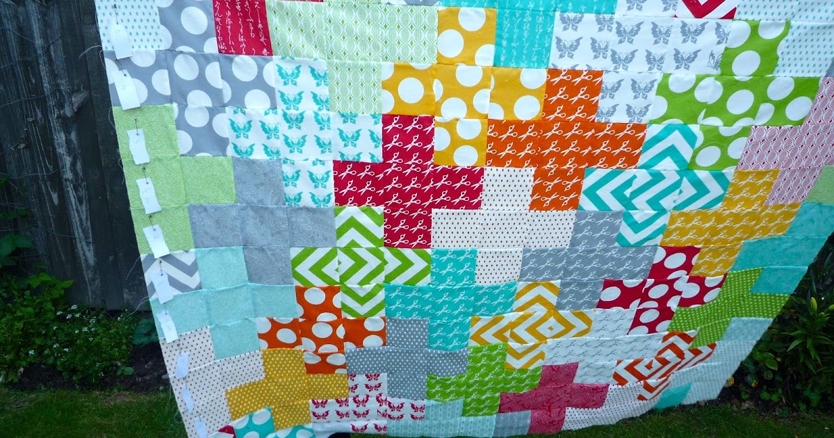 I'd rather be quilting Half Moon Modern Plus quilt...Done!