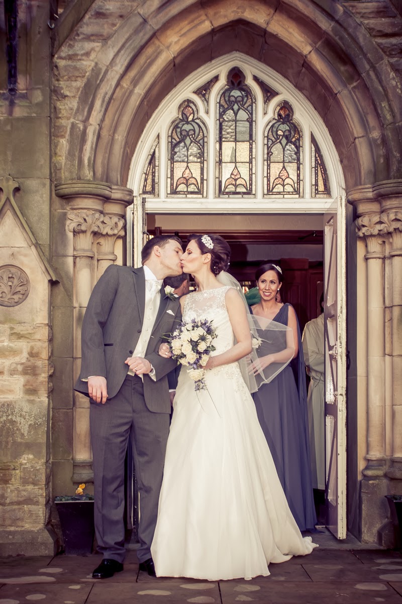 The Wedding of Donna and David, a Durham Castle wedding Mandy