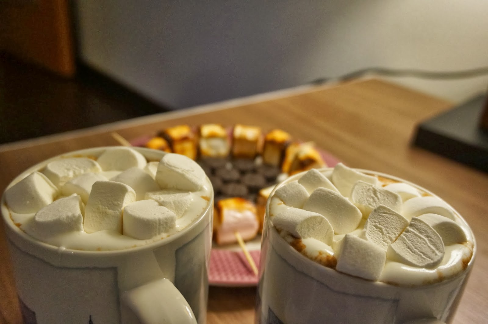 Hayatın tadı, Kahvenin lezzeti&hellip; Kızarmış Marshmellow ve Sıcak Çikolata