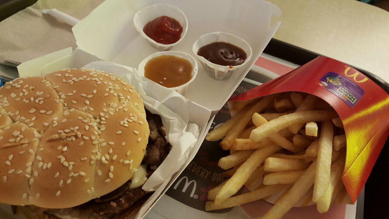 Jamiers Eats Mushroom Swiss Burger from McDonald's