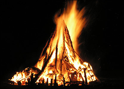 _40989666_bonfire_parson_416.jpg