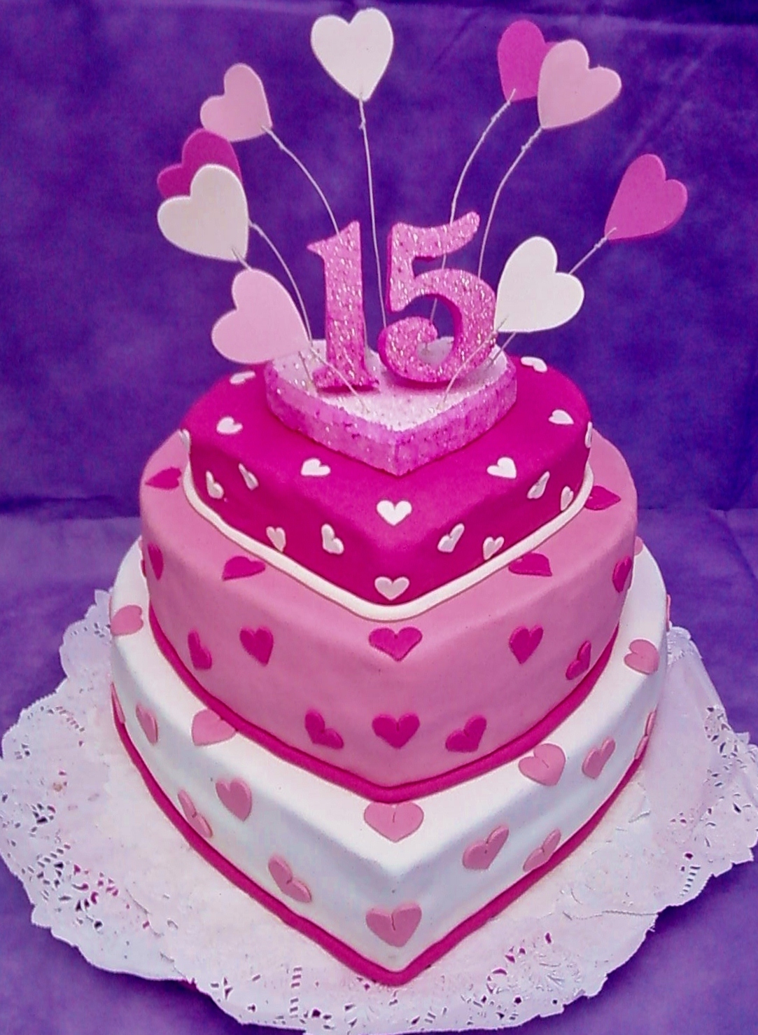 torta-de-15-años-forma-de-corazón.jpg torta-de-15-años-forma-de-corazón.jpg